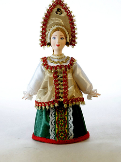Кукла коллекционная в русском девичьем костюме
