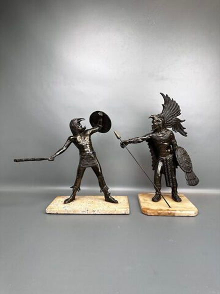 Пара скульптур — Воины Ацтеки
