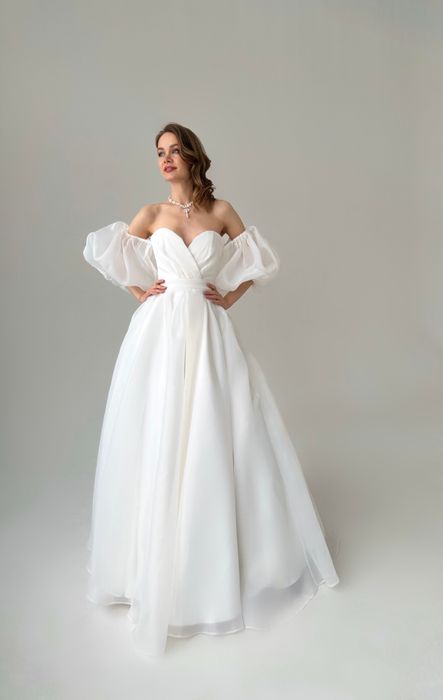 Свадебное корсетное платье из органзы (молочный)