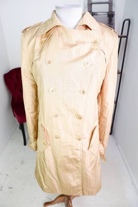 Плащ Favori модного цвета, маркировка 40, визуально на 46 размер