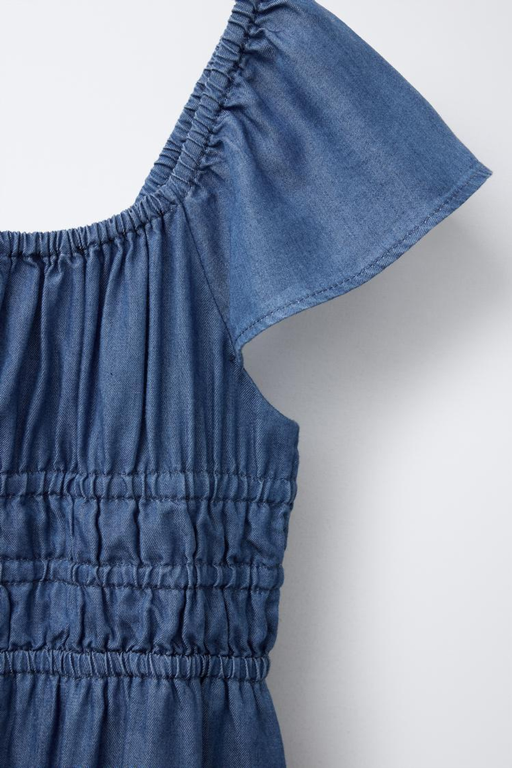 ZARA ДЖИНСОВОЕ ПЛАТЬЕ СТРУЯЩЕГОСЯ КРОЯ С ЭЛАСТИЧНОЙ ДЕТАЛЬЮ, СИНИЙ