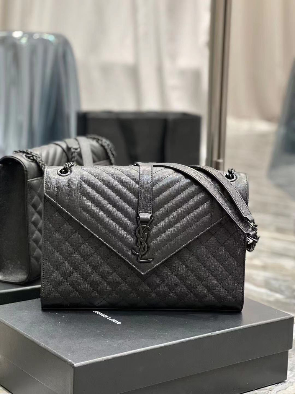 Saint Laurent Envelope Bag 31 cm