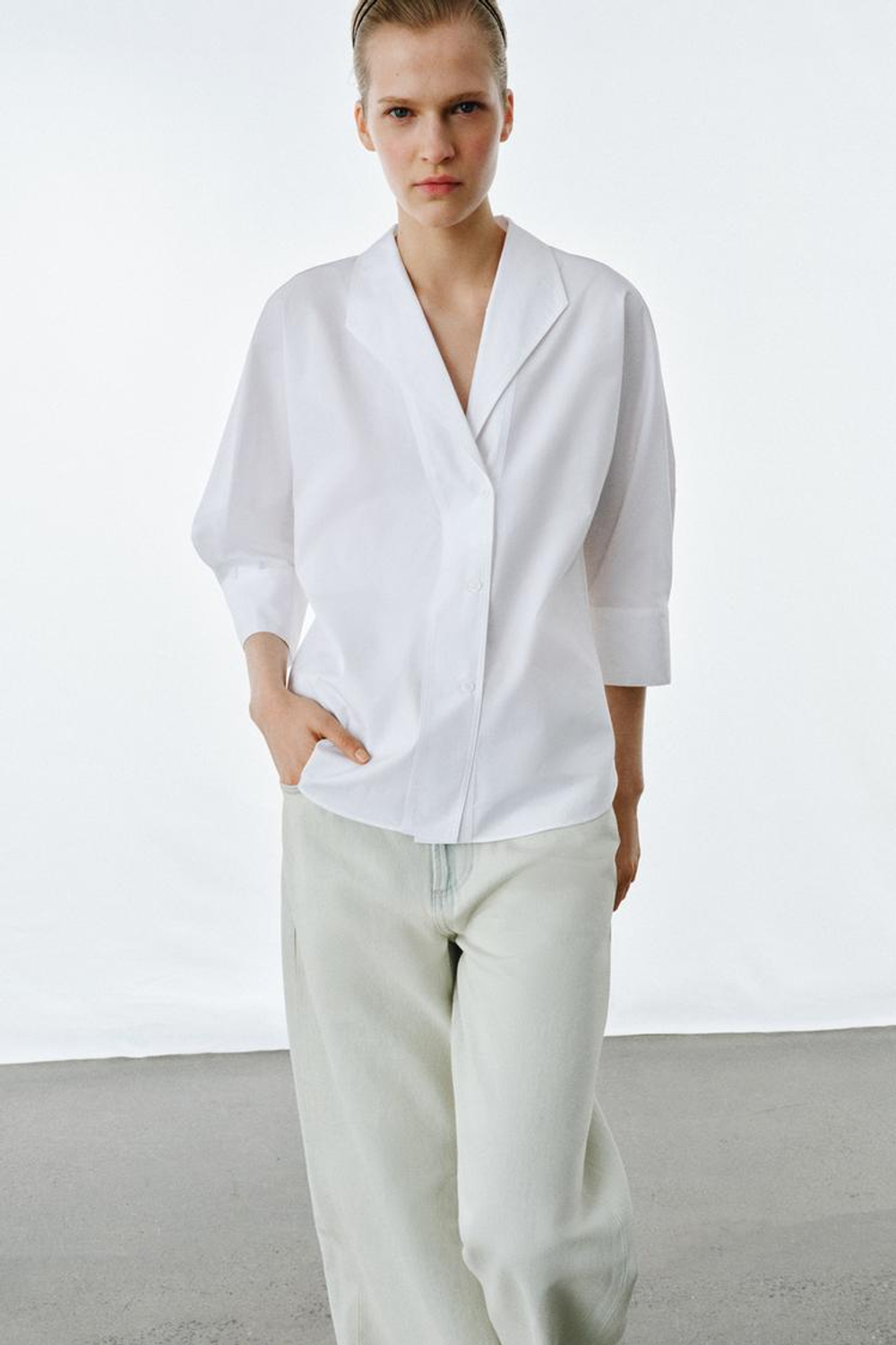 ZARA РУБАШКА С V-ОБРАЗНЫМ ВЫРЕЗОМ — ZW COLLECTION, БЕЛЫЙ