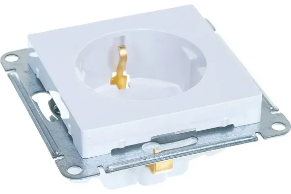 Розетка Systeme Electric ATLASDESIGN с заземлением белая 35963