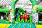 Коммерческий надувной батут "Джунгли малый со скалодромом"