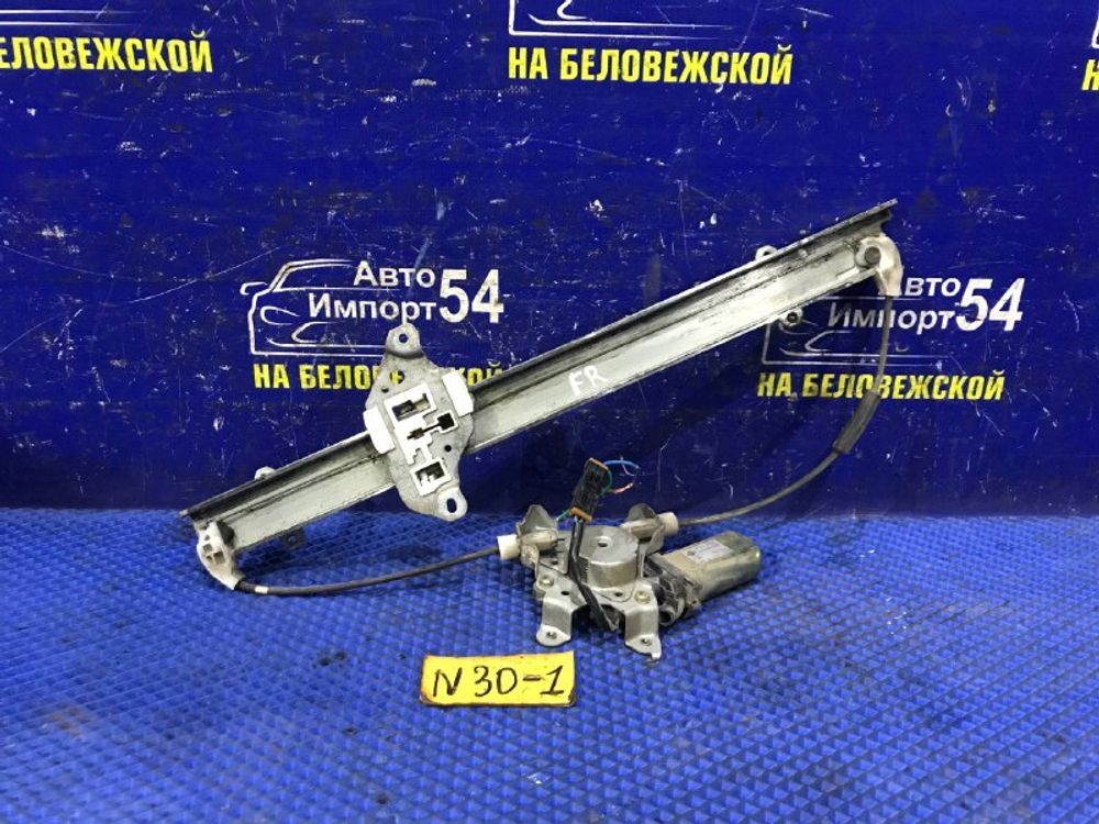 Стеклоподъемник передний правый NISSAN R’NESSA 1999