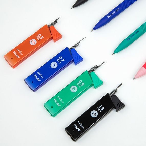 Karandaş içliyi/Box 24 tubes 12 spare leads 0,9mm 2b