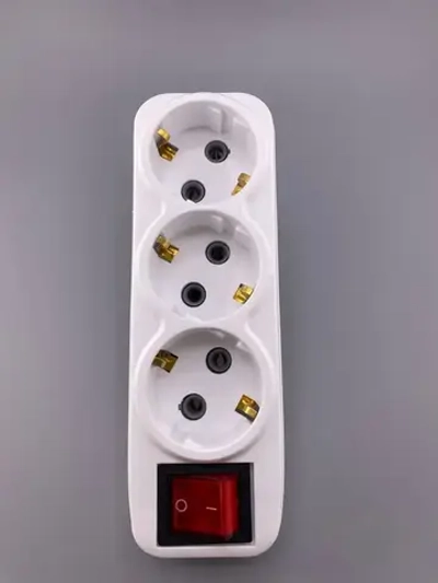 Тройник для розетки электрический с выключателем на 3 гнезда, Разветвитель в розетку 220 плоский с заземлением белый 16А