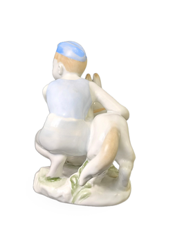 Фарфоровая статуэтка "Юный пограничник с собакой" ЛФЗ