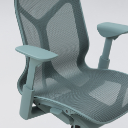 Кресло Herman Miller Cosm, высокая спинка, цвет Glacier, регулируемые подлокотники