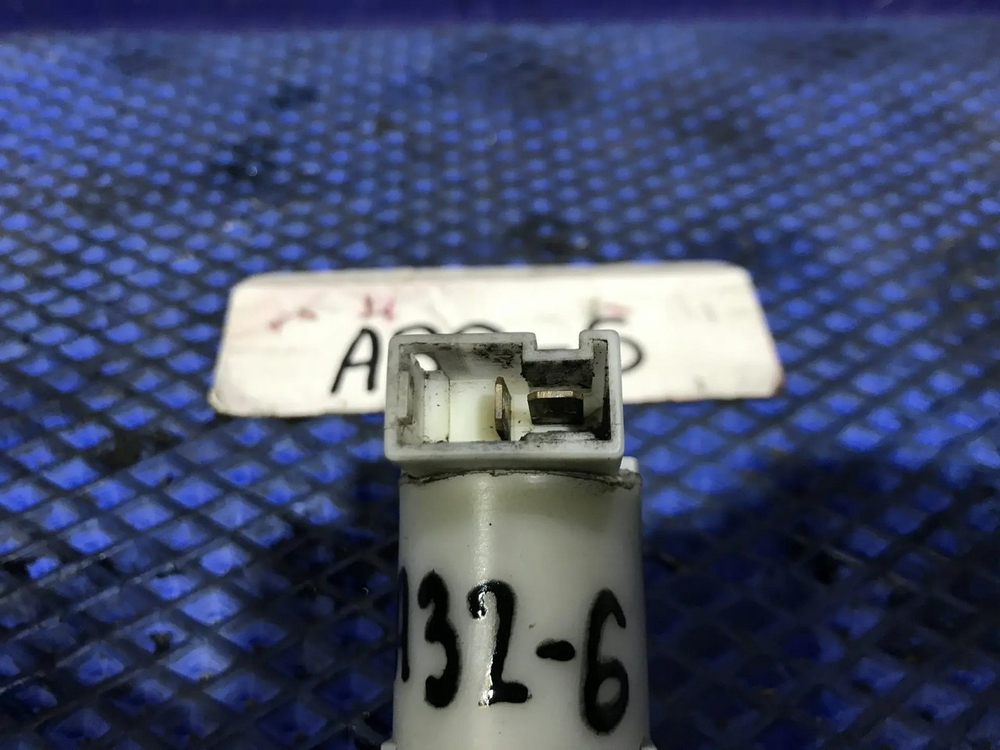 Моторчик бачка омывателя NISSAN CEFIRO 1994