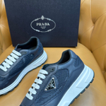 Классические сетчатые кроссовки