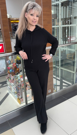 Черный теплый костюм