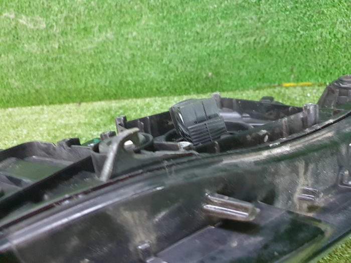 Фара левая Audi A4 B9 (2015-2020) LED