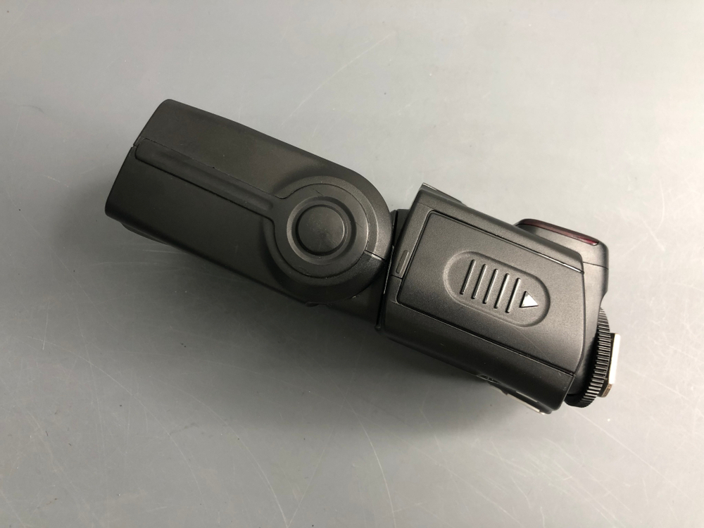 YongNuo YN-500EX Speedlite