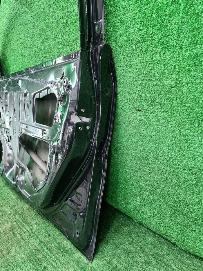Дверь передняя правая Toyota Corolla E160 (13-19)