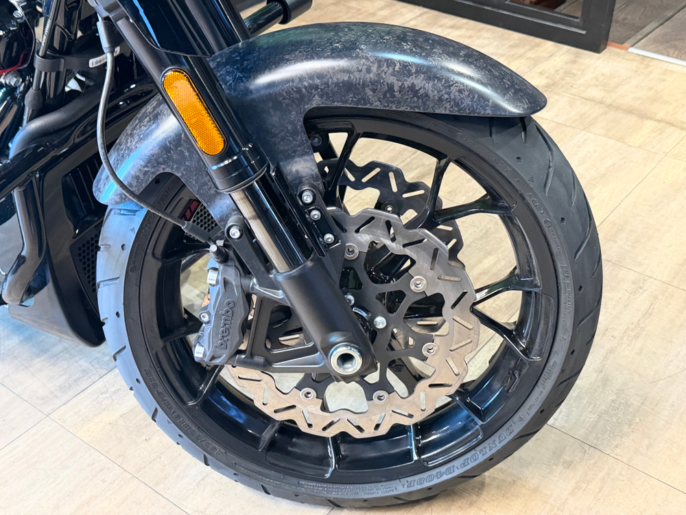 Harley-Davidson CVO Street Glide ST, 2026 "Inferno Gray"