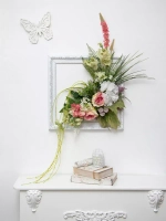 Цветочная композиция в багетной раме