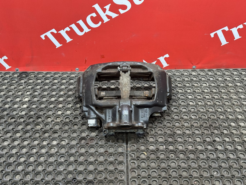 Суппорт передний правый