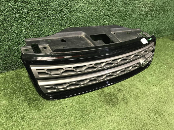 Решетка радиатора Land-Rover Discovery 5 (2016-2021)