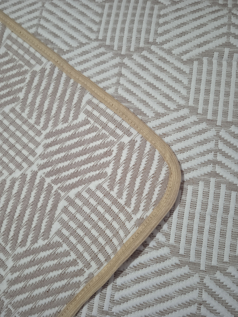 Покрывало жаккардовое двухстороннее Нежность 442-16 беж,белый 2.0 (180х200)