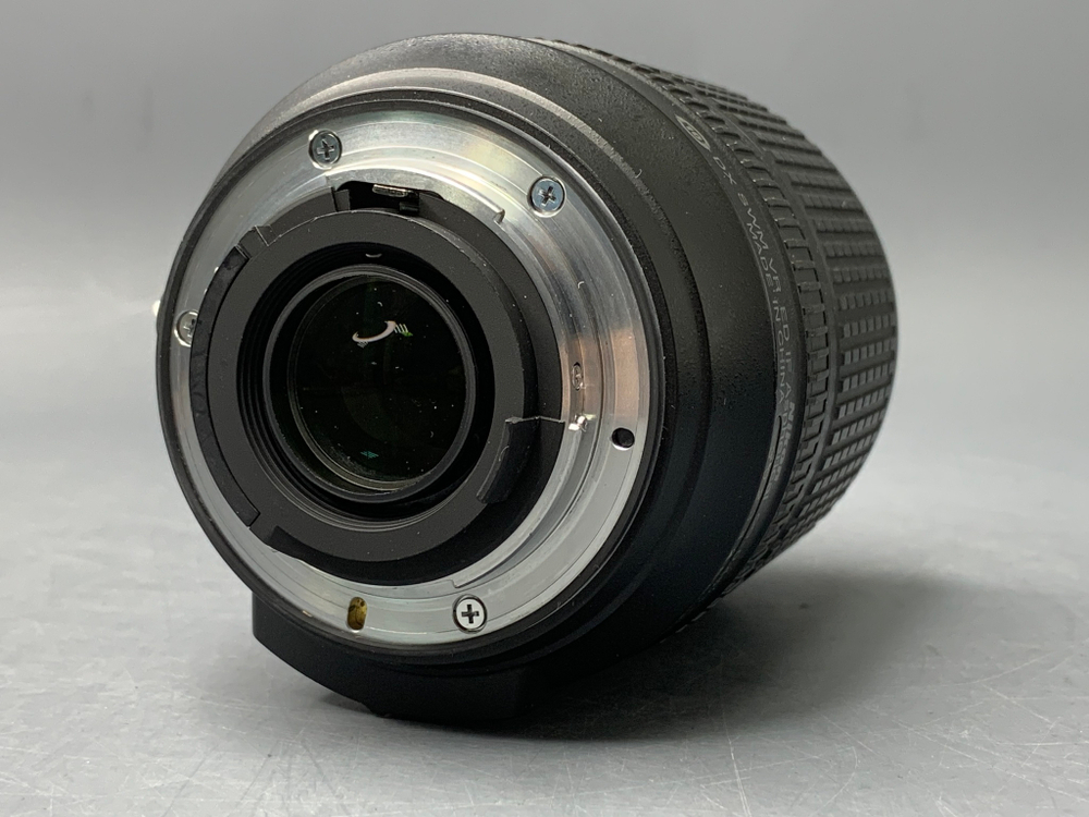 Nikon 18-140mm 3.5-5.6G ED VR DX внутри пыль