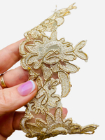 Кружево декоративное с кордом и вышивкой цвет молочный с золотом