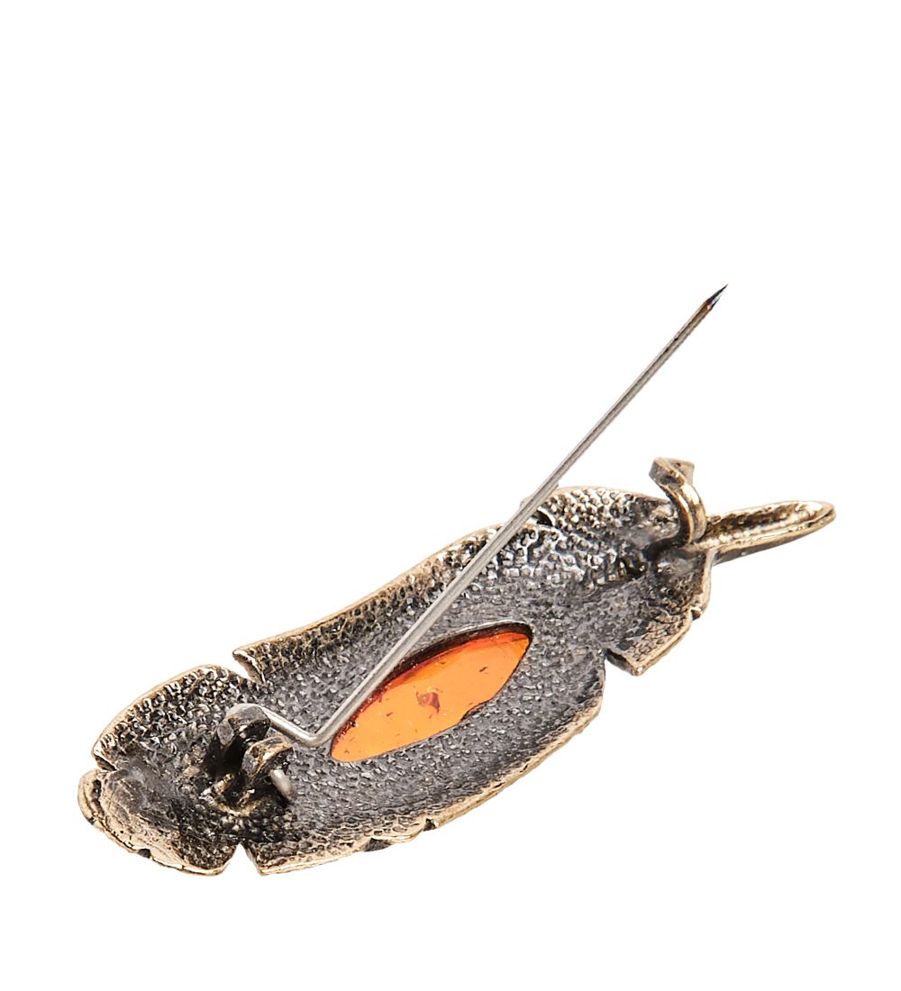 AM- 939 Брошь «Перышко» (латунь, янтарь)