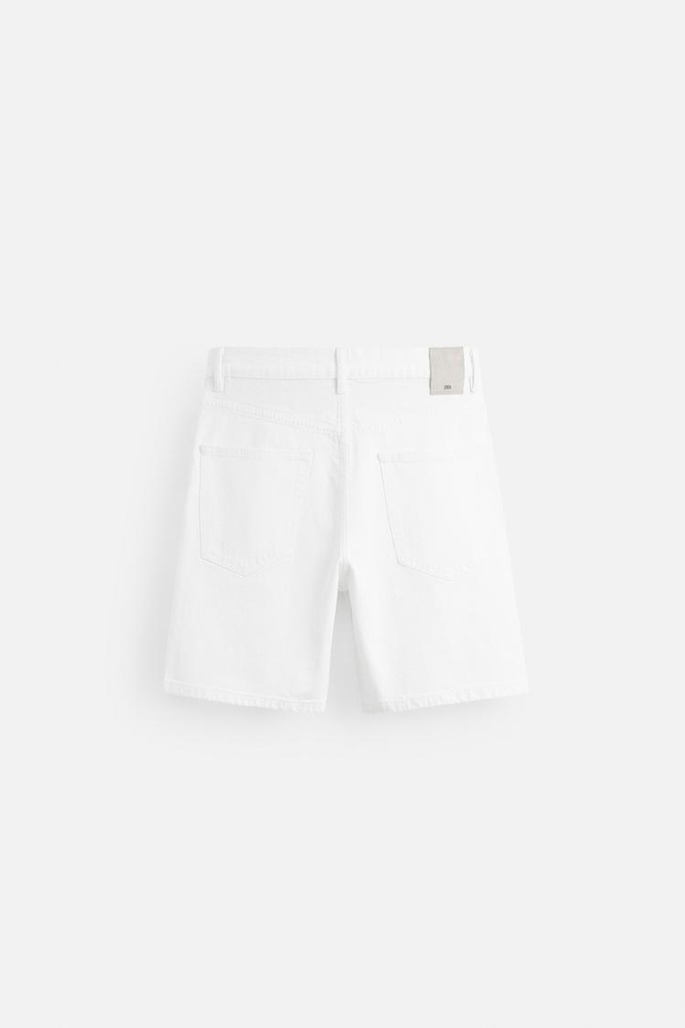 ZARA ДЖИНСОВЫЕ ШОРТЫ REGULAR FIT, БЕЛЫЙ