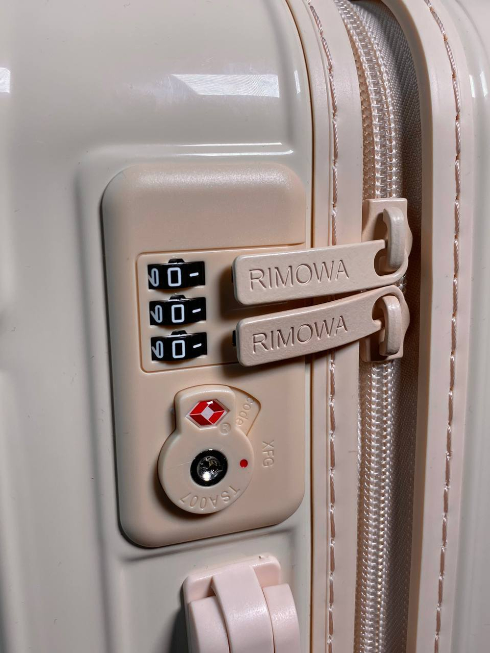 Чемодан Rimowa, арт. 466341019