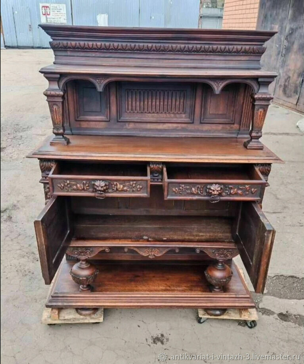 Старинный поставец