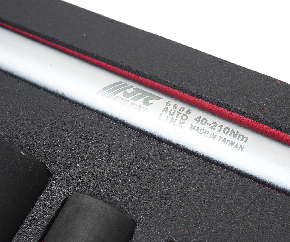 Набор инструментов 40 предметов слесарно-монтажный в ложементе JTC-UI5040