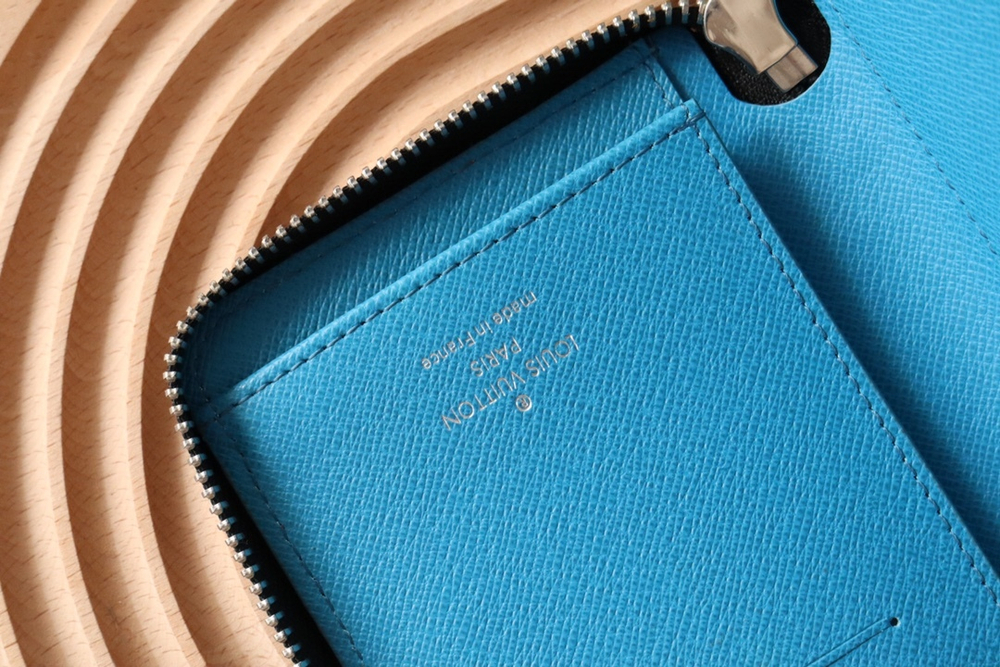 Louis Vuitton Zippy Vertical Wallet