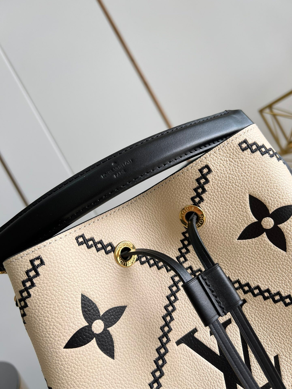 Louis Vuitton NeoNoe MM