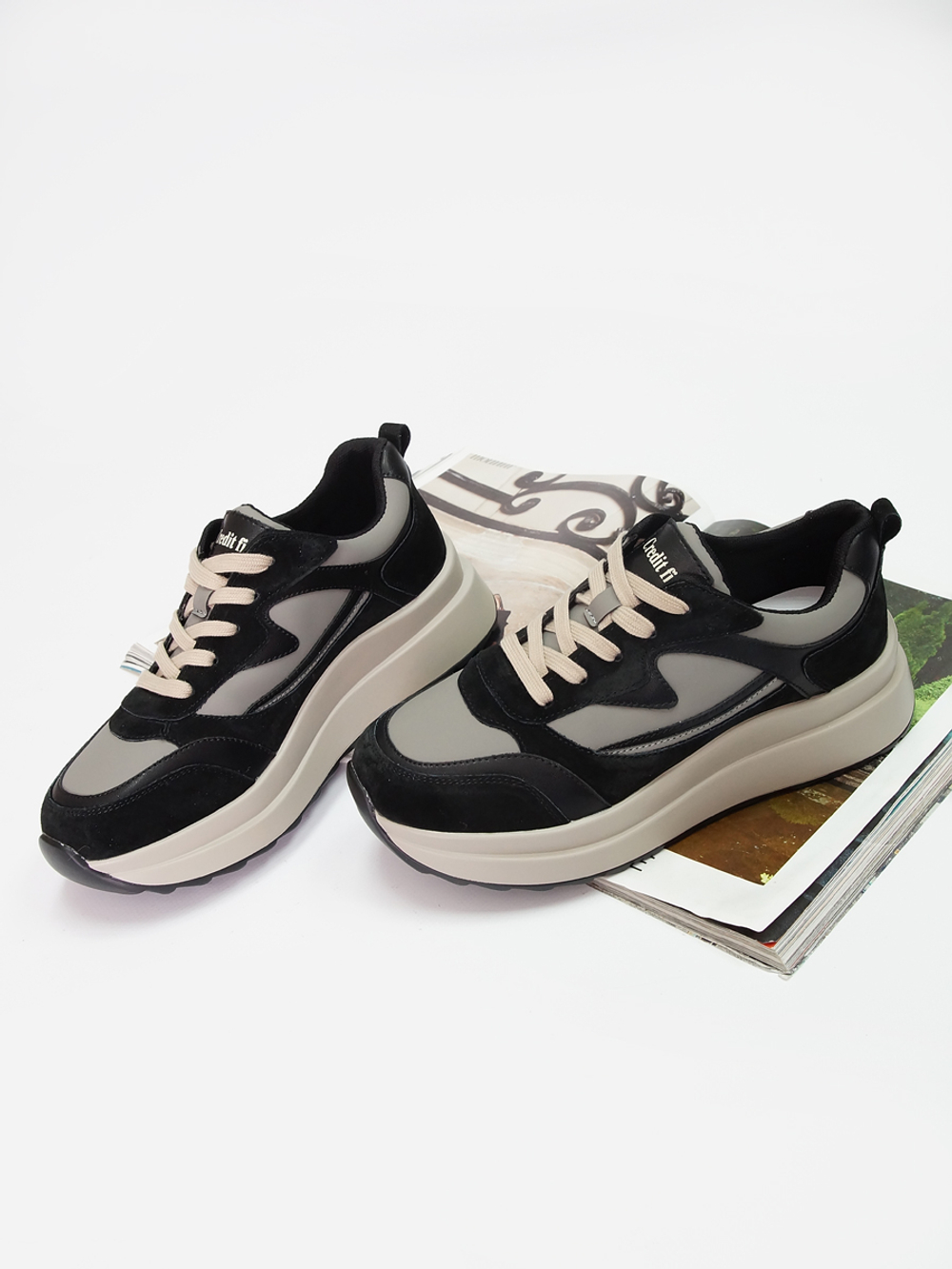 Кроссовки женские демисезонные