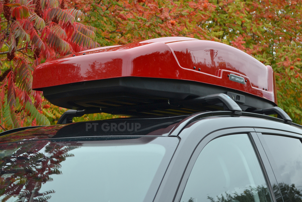 Автобокс на крышу автомобиля "Space Luxe" двустороннее открывание (красный) / PT-Group