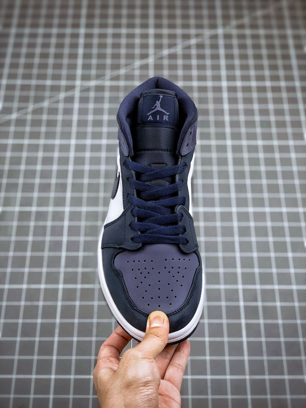 AIR JORDAN 1 MID OBSIDIAN/SANDED PURPLE-WHITE