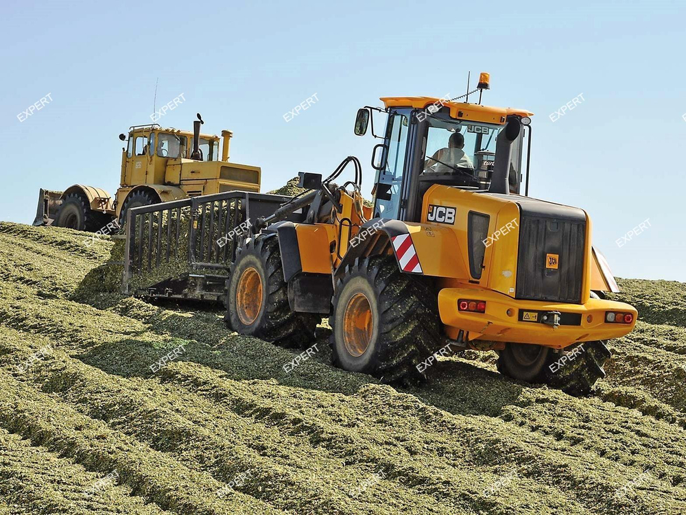 Вилы для силоса JCB
