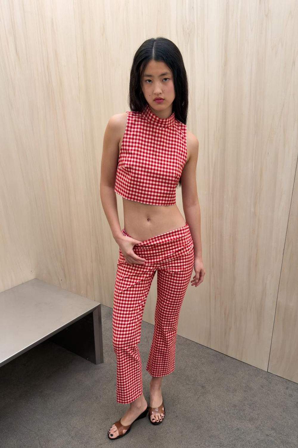 ZARA БРЮКИ КАПРИ В КЛЕТКУ ВИШИ, КРАСНЫЙ/БЕЛЫЙ