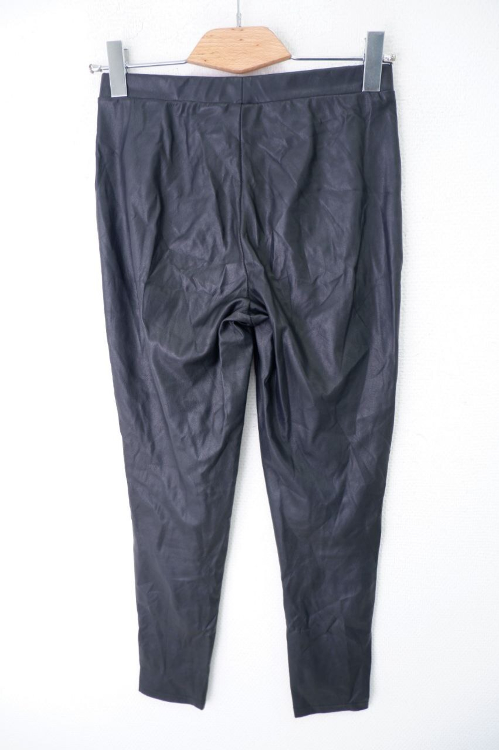 Брюки  Sinsay из искусственной кожи 46 размер