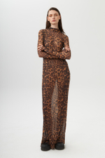 Длинное платье леопардового цвета