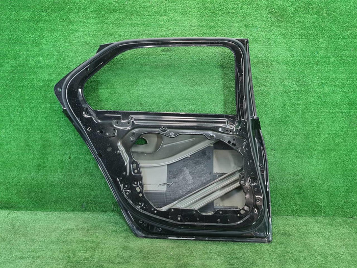 Дверь задняя левая BMW 7er G70 (2022-н.в.)