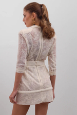 Платье из нежного кружева с длинным рукавом мини