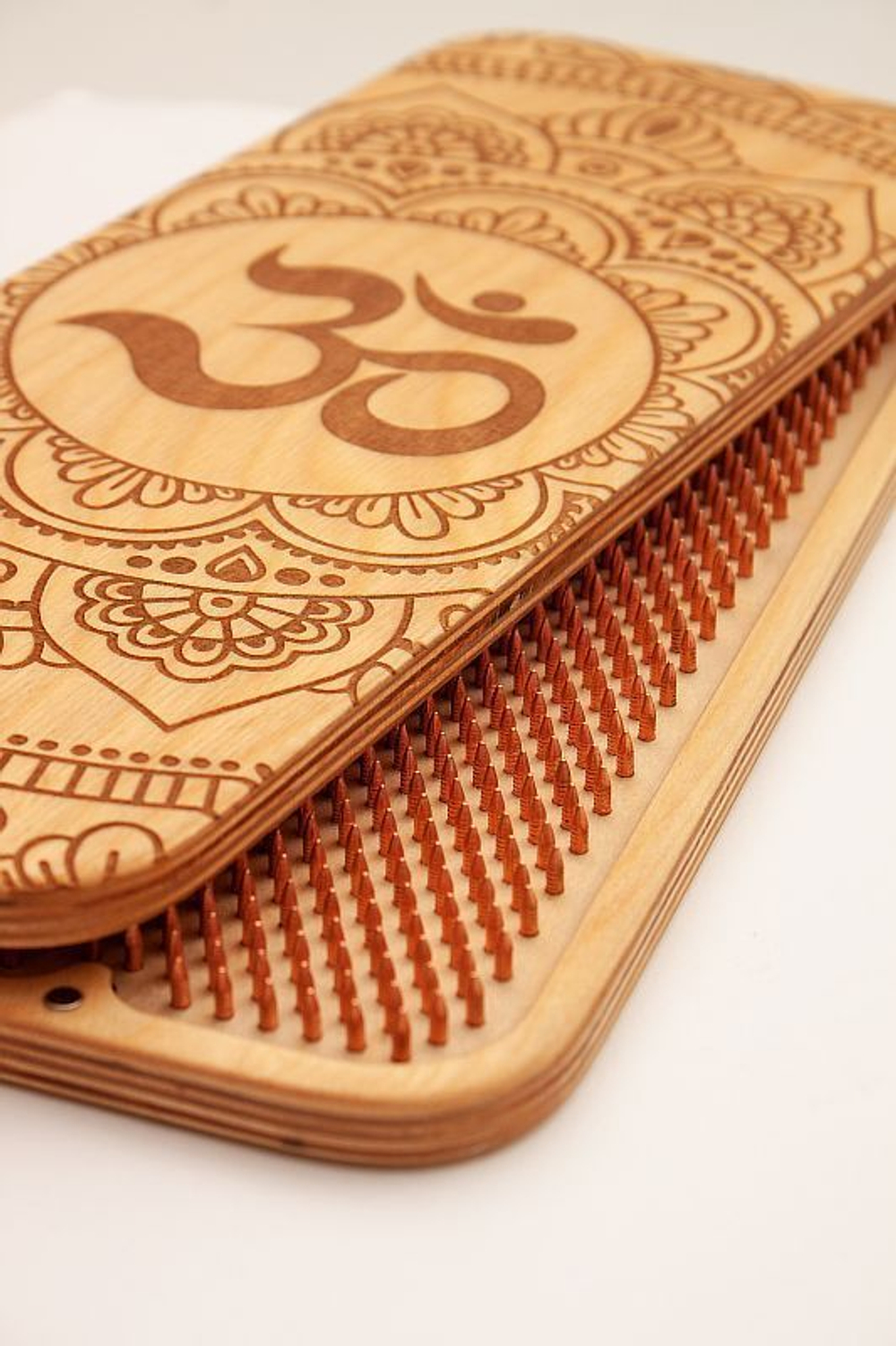 Доска садху Ом большой медные гвозди