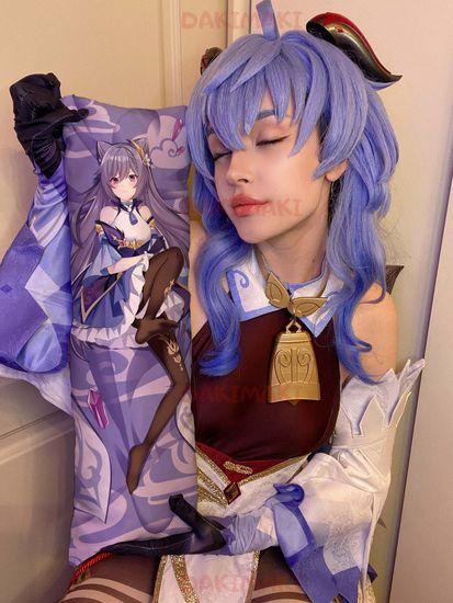 Мини дакимакура Кэ Цин из Геншин Импакт | Genshin Impact арт. M0786, 60х20 см