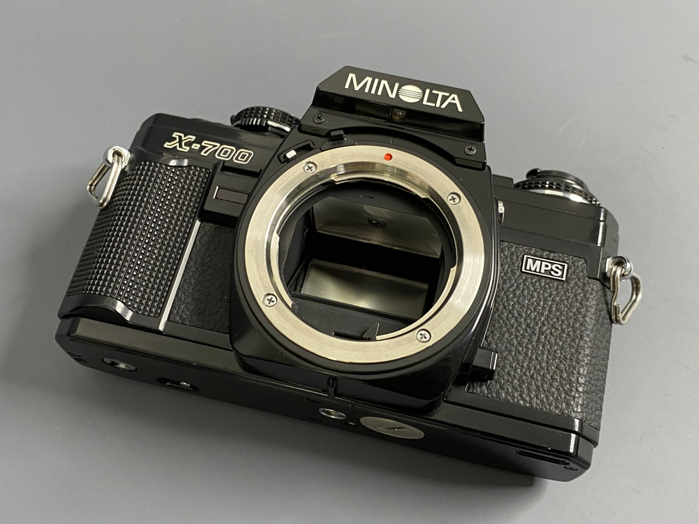 Minolta X-700 + Minolta MD 35-105mm 3.5-4.5 Zoom