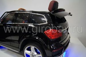 Детский электромобиль River Toys Mercedes-Benz GL63 A999AA черный
