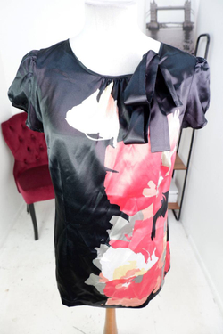 Блузка Salko атласная, визуально на 44 размер