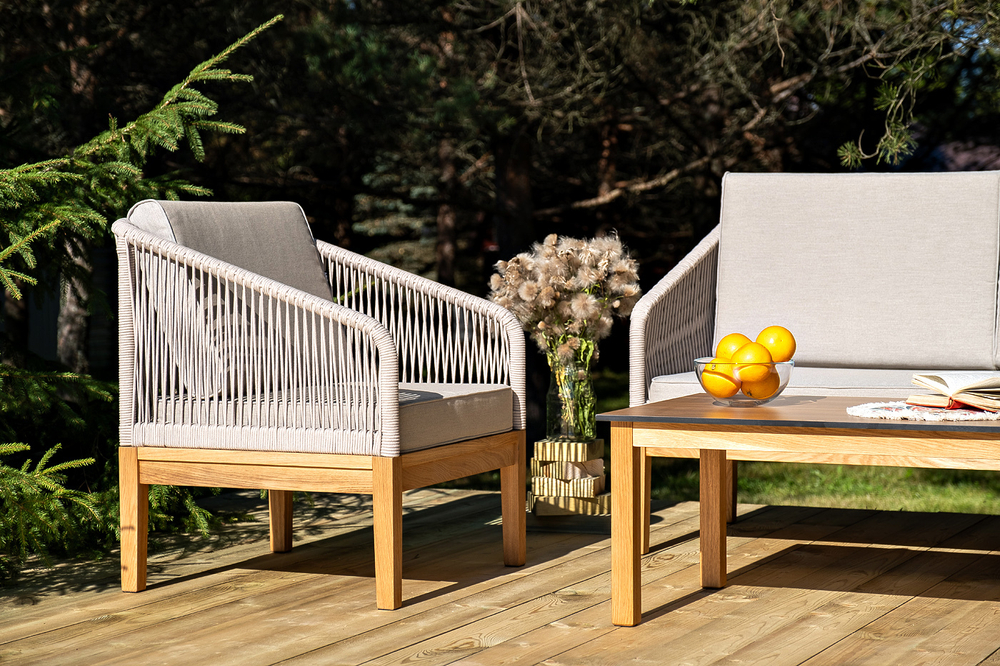 "Канны" лаунж-зона 4-местная из роупа со столиком "Канны" цвета "дуб", основание дуб, роуп бежевый