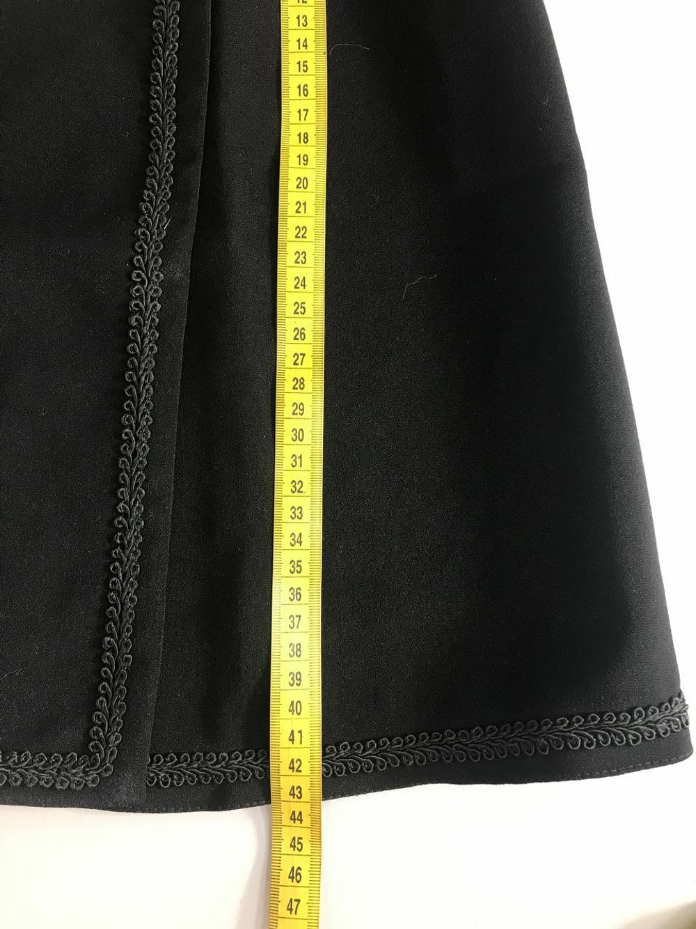 Юбка на запах лаконичная, визуально 46 размер, новая